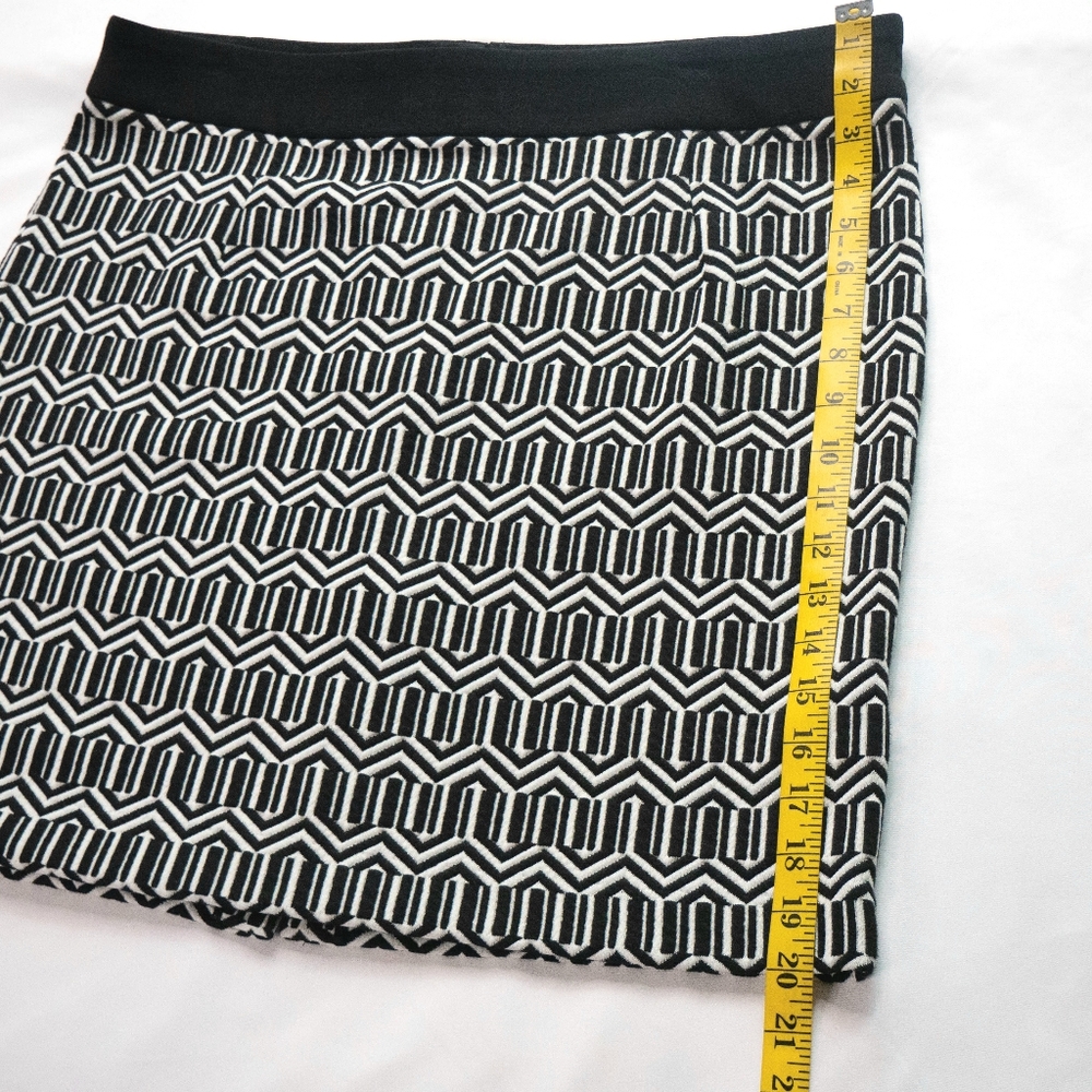 Banana Republic 14 Black White Geometric Jacquard Pencil Skirt NWT - Picture 9 of 12